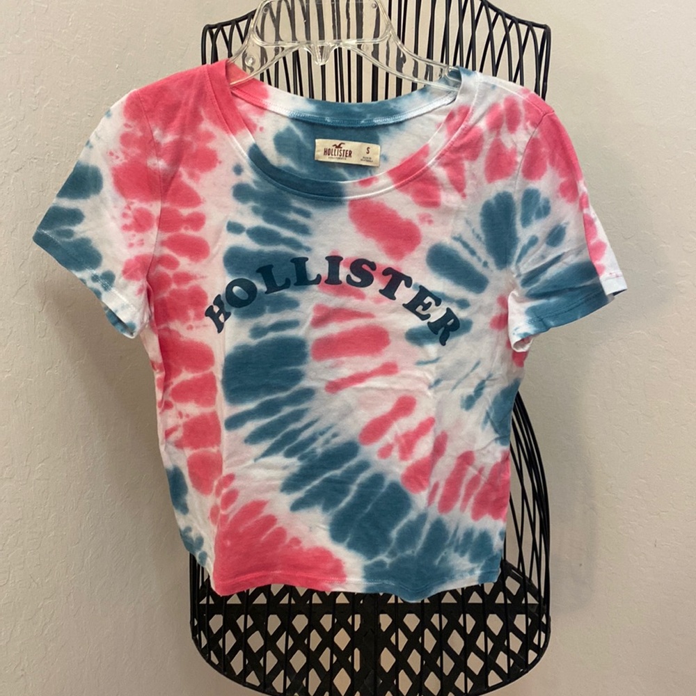 Hollister Tie Dye Crop Short Sleeve Shirt